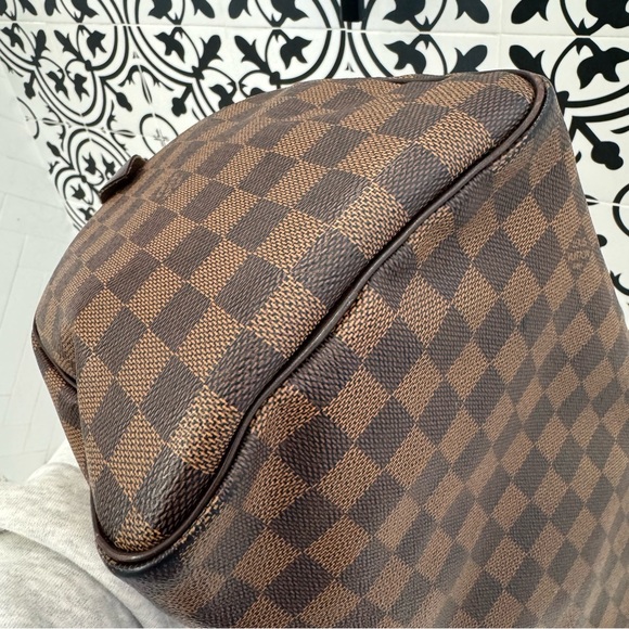 Speedy 30 Damier Ebene USED and in EUC Comes With Dust Bag - Picture 15 of 16